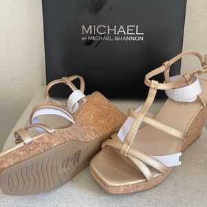 Michael Kors wedge sandal, Natalia color gold. Size 7